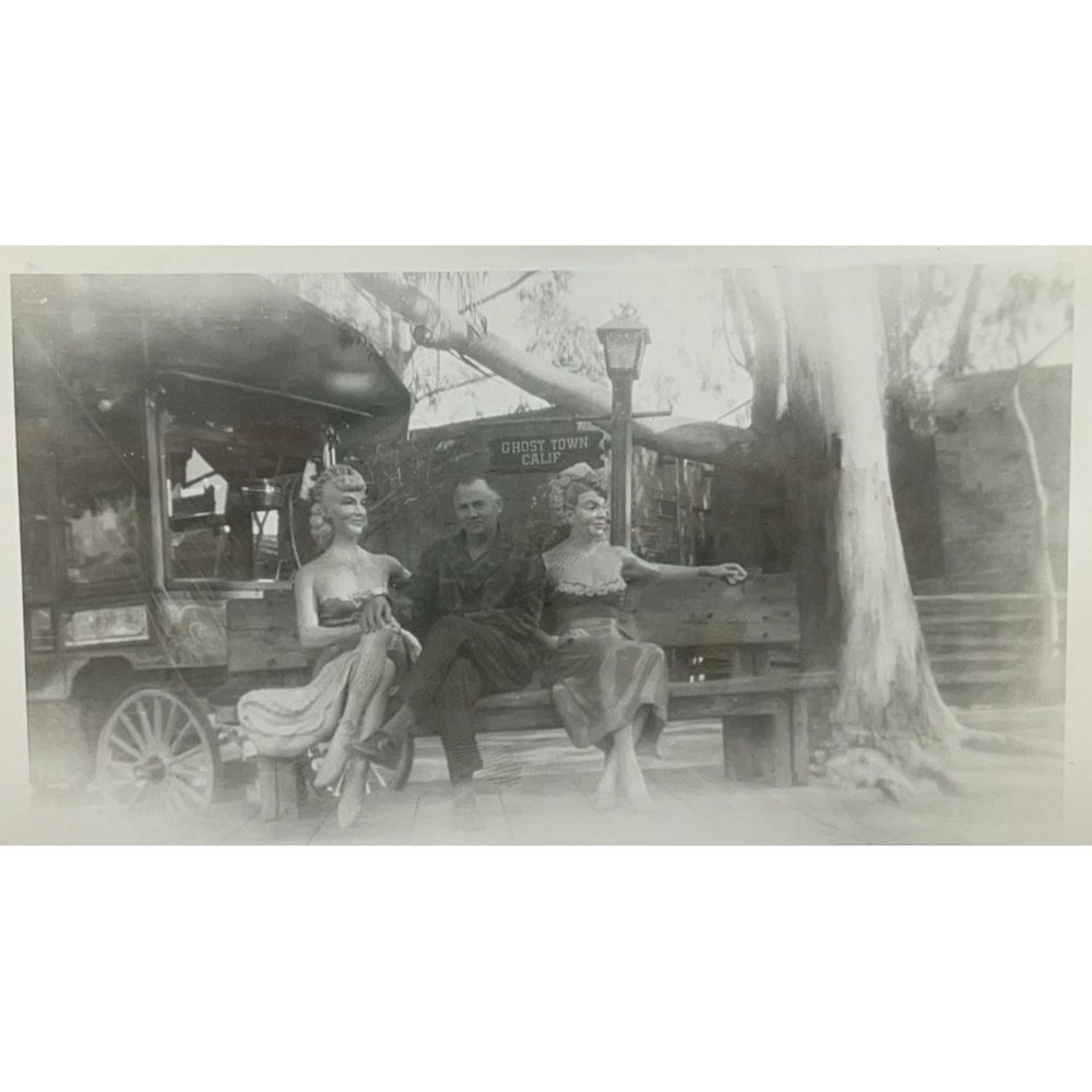 Knotts Berry Farm Found Photo Ghost Town Calico Belles Cecelia Marilyn Bench 50s